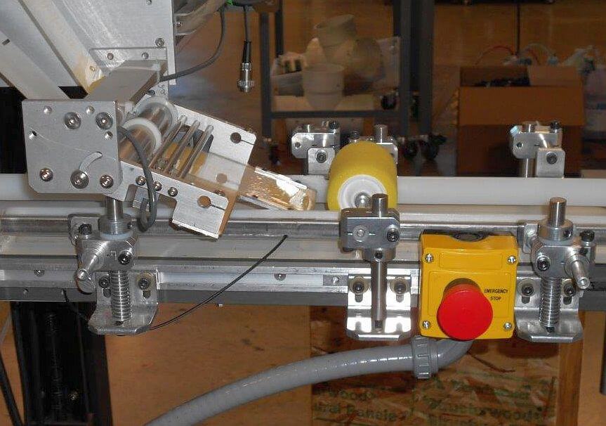 LP Series Mini-Mover Conveyor in Labeling System