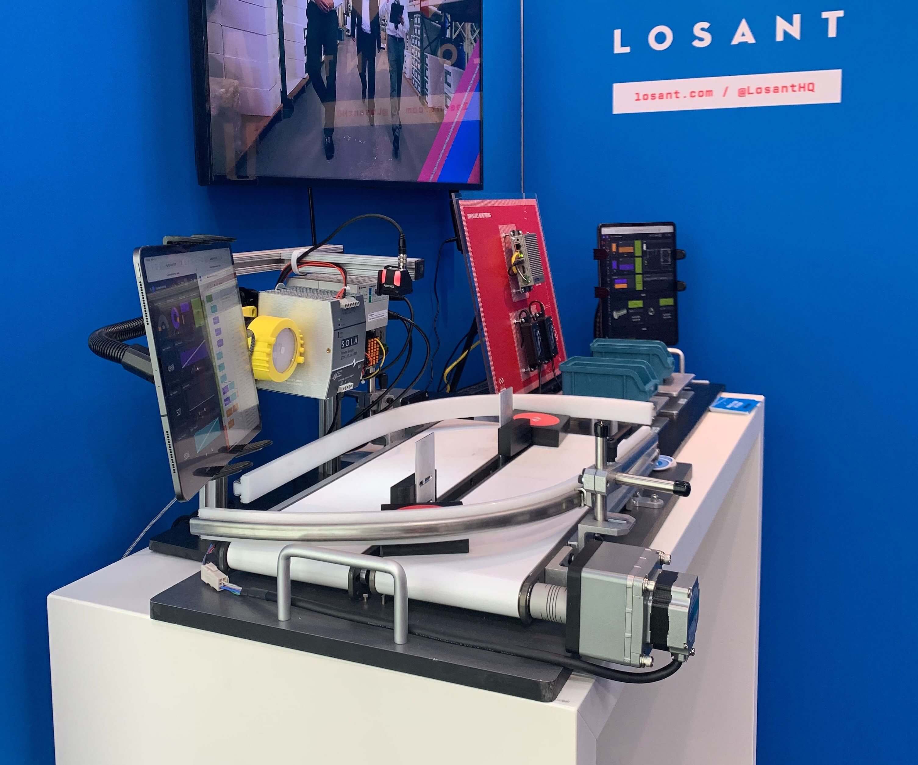 LP Conveyors in IoT Demo at 2019 Hannover Fair