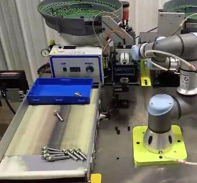 Cobot with LP Series Mini-Mover Conveyor