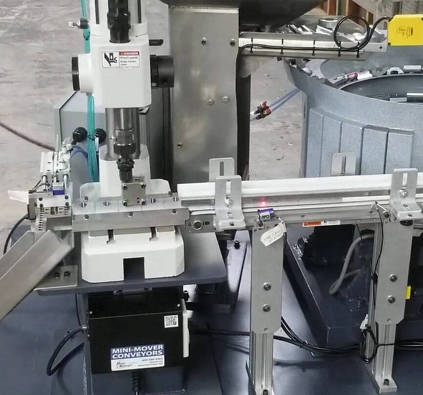 Vibratory Feeder System with Mini-Mover Conveyor